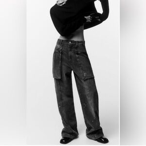 Zara Mid-Rise Loose Fit The Relaxed Cargo Jean size 2 Black Gray